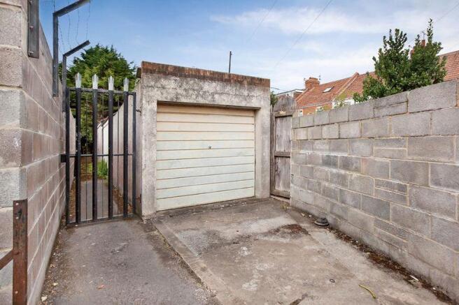 Garage/Parking