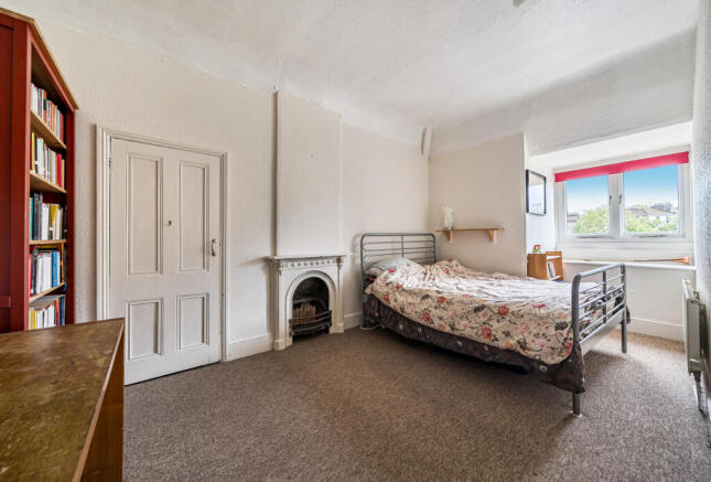 1348356-6-68b98fc...