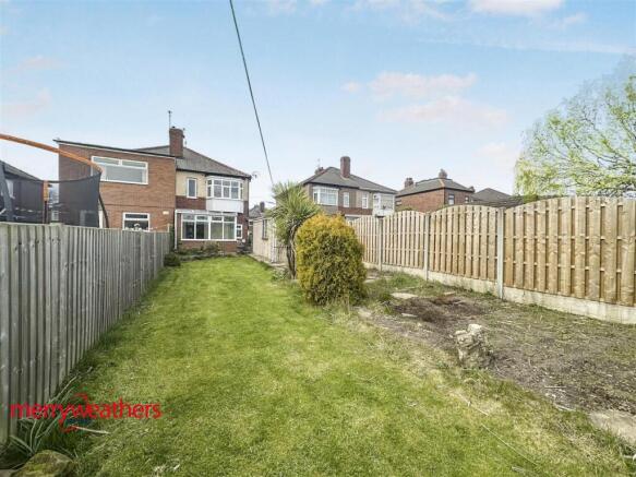 3 bed Semi-Detached to rent Image 9