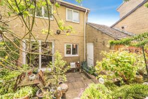 16, Greenlaws Close, Upperthong, Holmfirth HD9 3HN