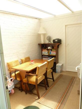 Dining Area / Lean