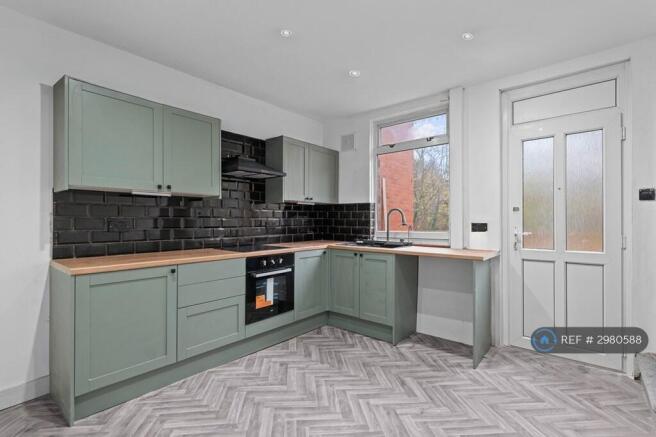 2 bed End of Terrace to rent Image 5