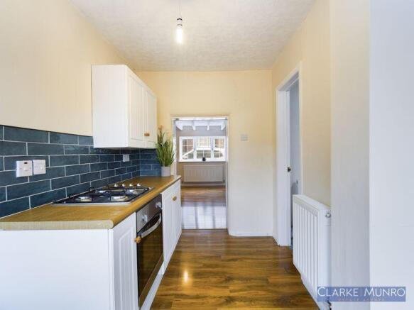 2 bed House to rent Image 10