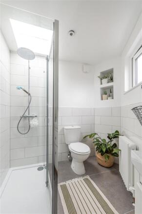 Second-Bedroom-Ensuite-2.jpg