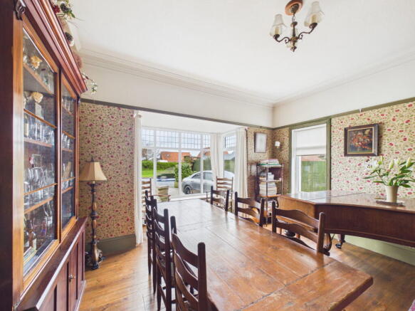 4 bed Semi-Detached for sale Image 4