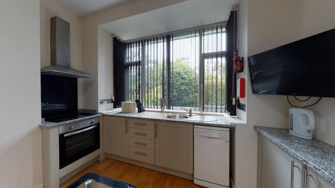 10-Bedroom-Heaton...