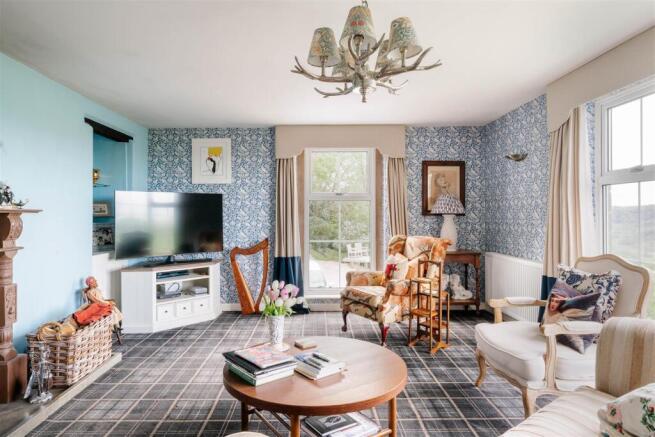 Living Room-3.jpg