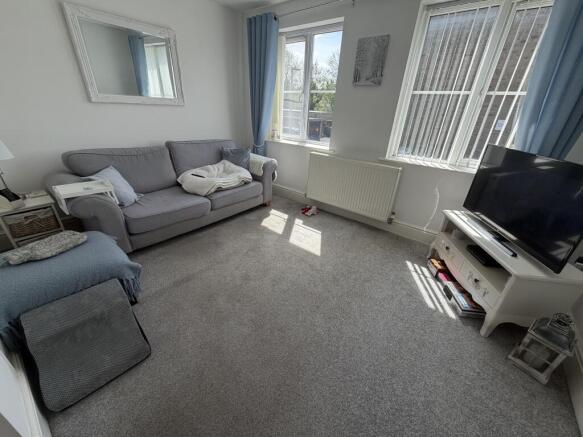 3 bed Town House to rent Image 4