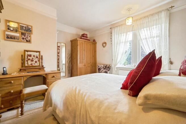 3 bed Terraced for sale Image 8