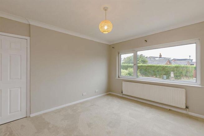 3 bed Semi-Detached Bungalow for sale Image 10