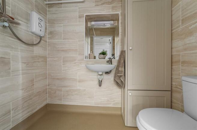 DOWNSTAIRS WET ROOM