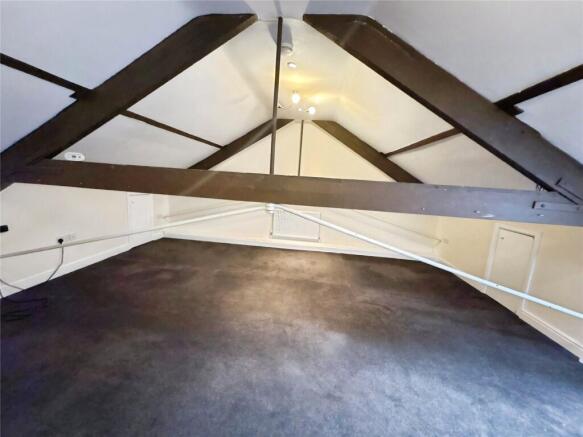 3 bed Flat to rent Image 7
