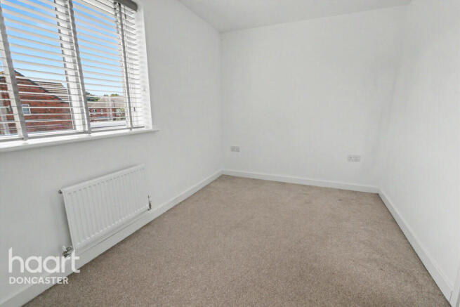 3 bed Town House for sale Image 9