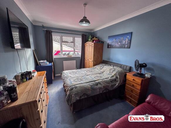 DOUBLE BEDROOM 2