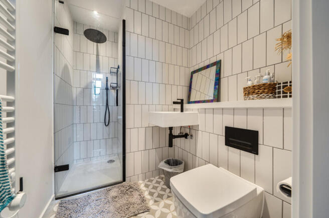 2 bed Apartment for sale Image 5