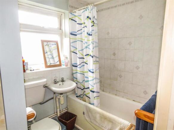 Bathroom.JPG
