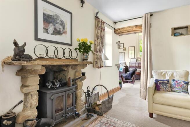 4 bed Detached for sale Image 8