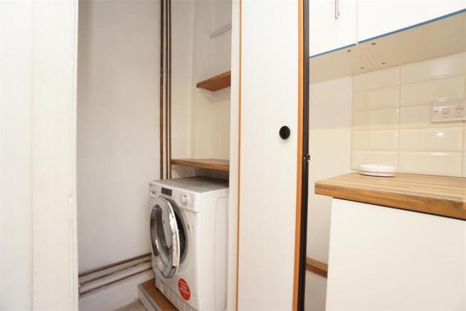 3 bed Terraced to rent Image 4