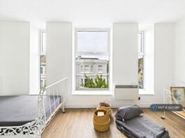 Flat 1, 48 Hanover House, Chapel Road, Worthing Central, Worthing BN11 1BE