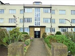 19, Leigh Heath Court, London Road, Leigh-on-sea SS9 2QP