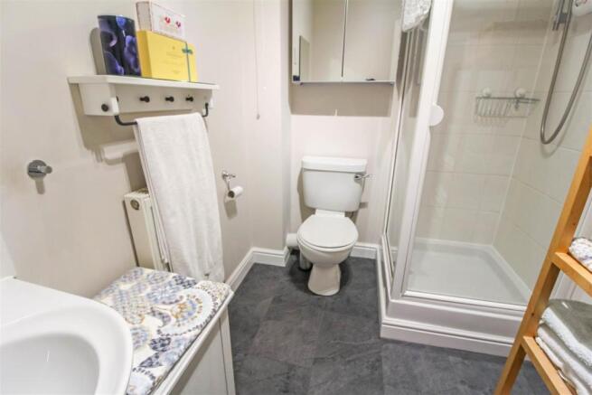 HighfieldBed1Ensuite.JPG
