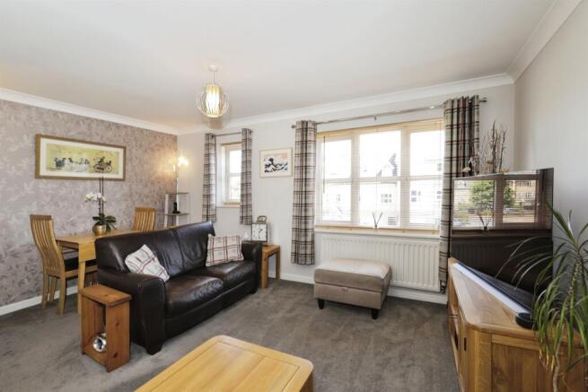 3 bed Semi-Detached for sale Image 6