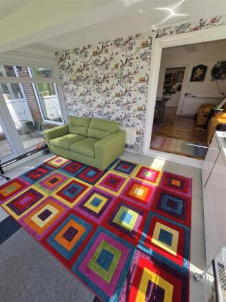 5 bed Detached for sale Image 10