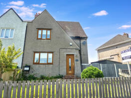42, Viaduct Circle, Kilwinning KA13 7EB
