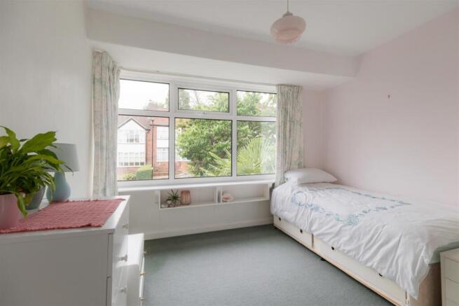 3 bed House for sale Image 8