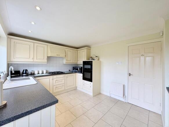3 bed Detached Bungalow for sale Image 7