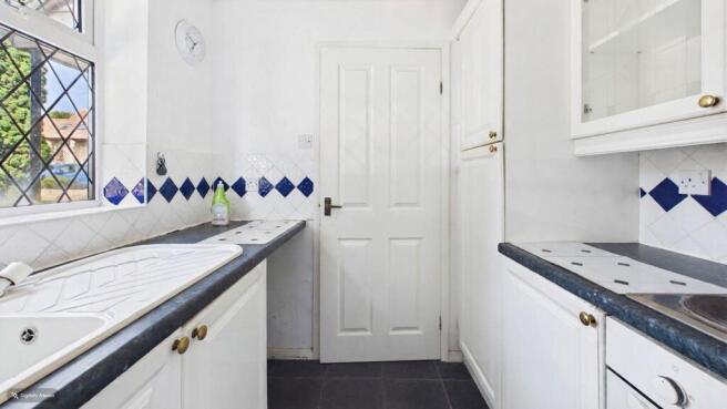 2 bed Terraced for sale Image 8