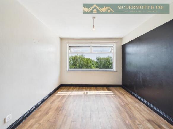 3 bed Terraced for sale Image 6