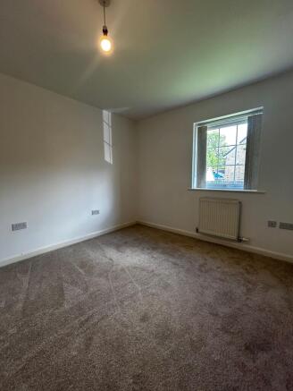 4 bed Detached to rent Image 10