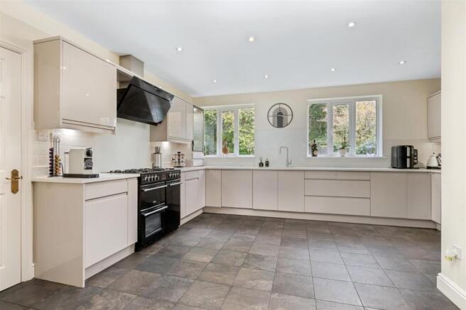 8 Brook Road PH-47.jpg