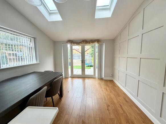 3 bed Semi-Detached for sale Image 6