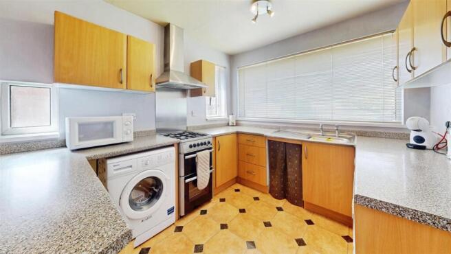 3 bed Semi-Detached Bungalow for sale Image 4