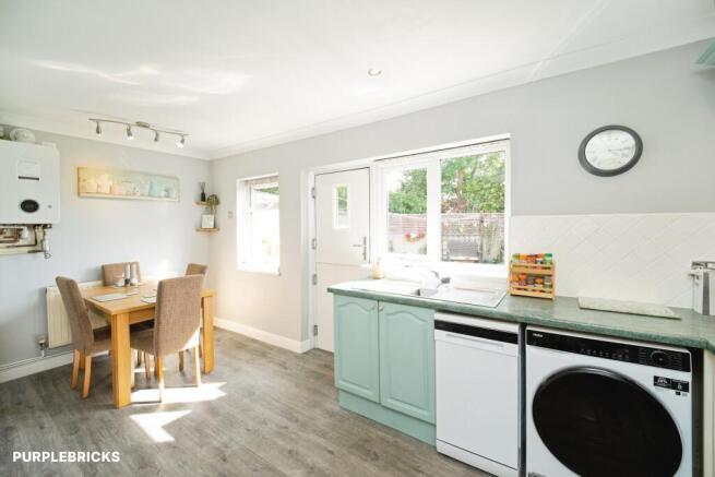 3 bed Semi-Detached for sale Image 9