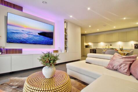 Compass Way, Romford, RM1