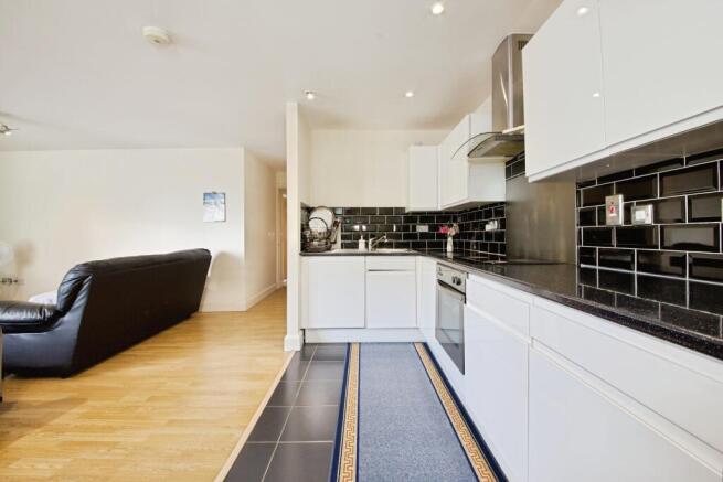 93 Clements Road, Ilford, IG1 photo 4