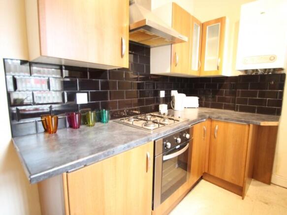 5 bed Terraced to rent Image 9