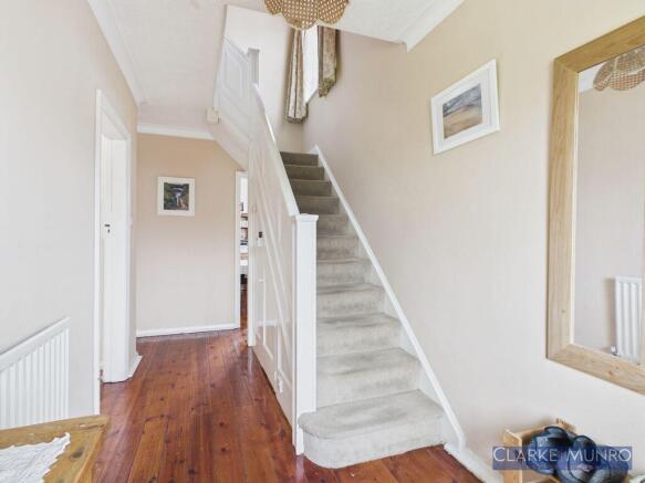 4 bed Semi-Detached for sale Image 8