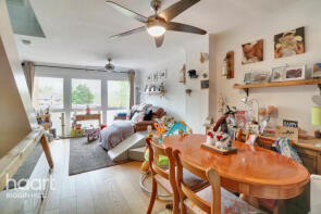 40, Merryhills Close, Westerham TN16 3UQ