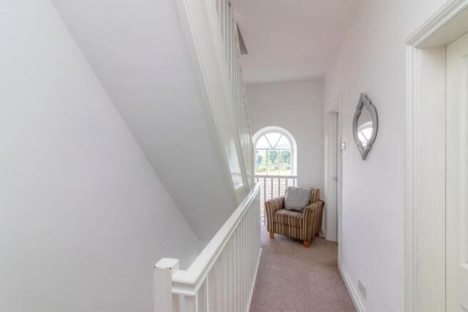 3 bed Flat to rent Image 7