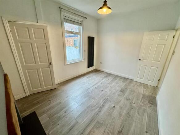 3 bed Terraced for sale Image 6