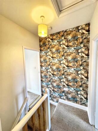 2 bed Terraced to rent Image 4