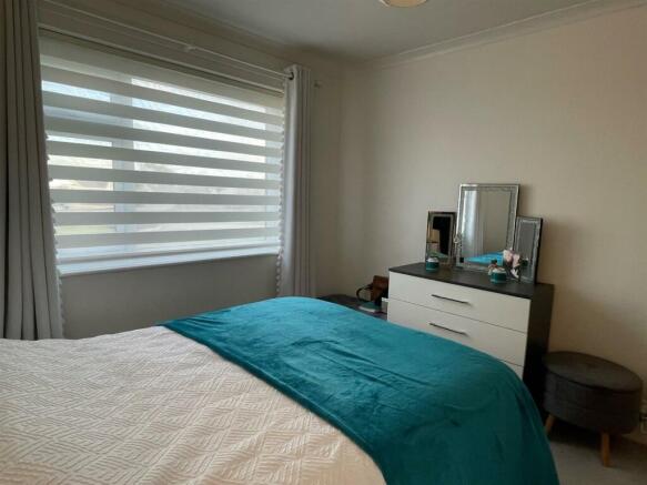 bedroom,.jpg
