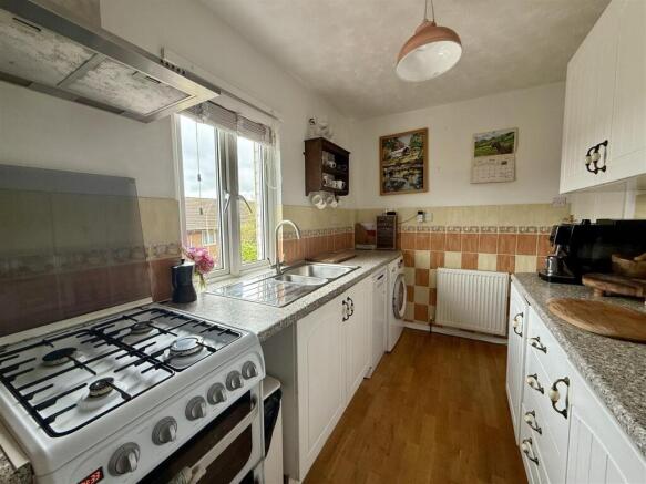Kitchen: