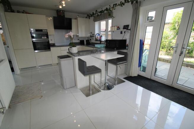 Kitchen/Breakfast Room