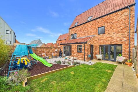 Crown Close, Poringland, Norwich