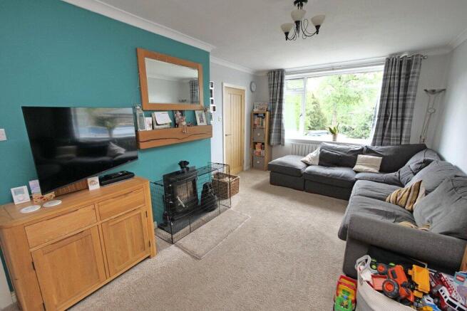 3 bed Semi-Detached for sale Image 6
